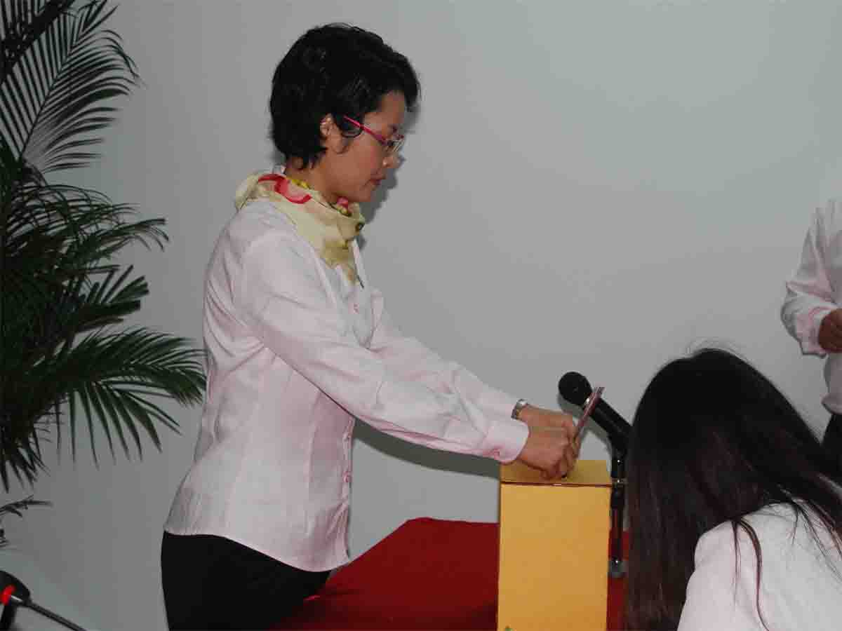 雅安地动捐钱振灾