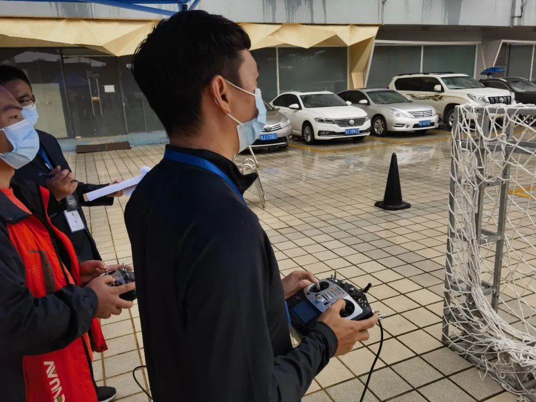 尊龙Z6官方网站无人机飞控师，，声誉腾飞！！！