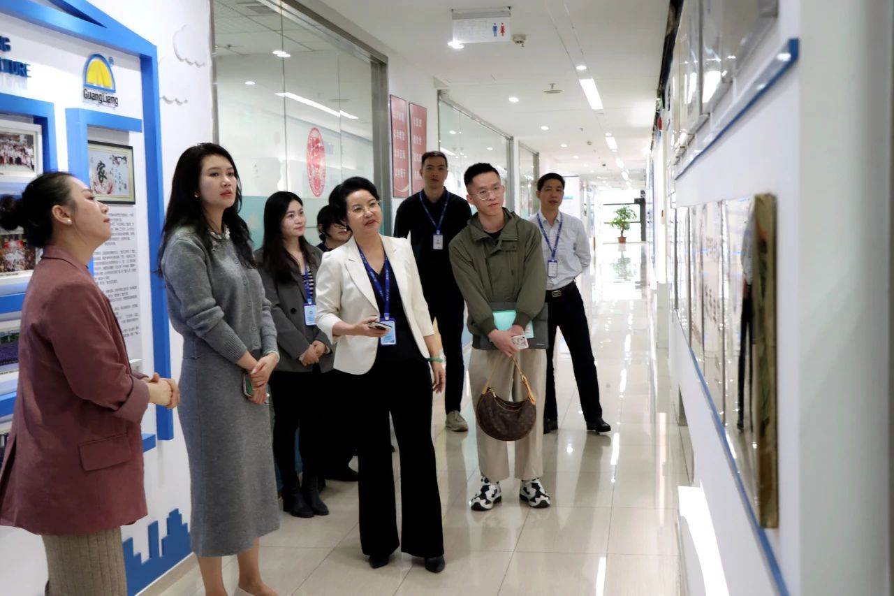 东莞市城市更新协会向导一行莅临尊龙Z6官方网站集团旅行交流