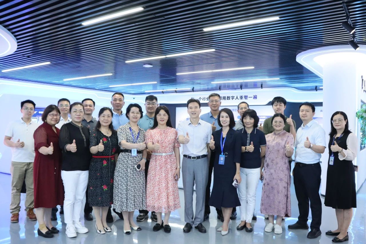 尊龙Z6官方网站集团丨清远市政协考察组莅临考察