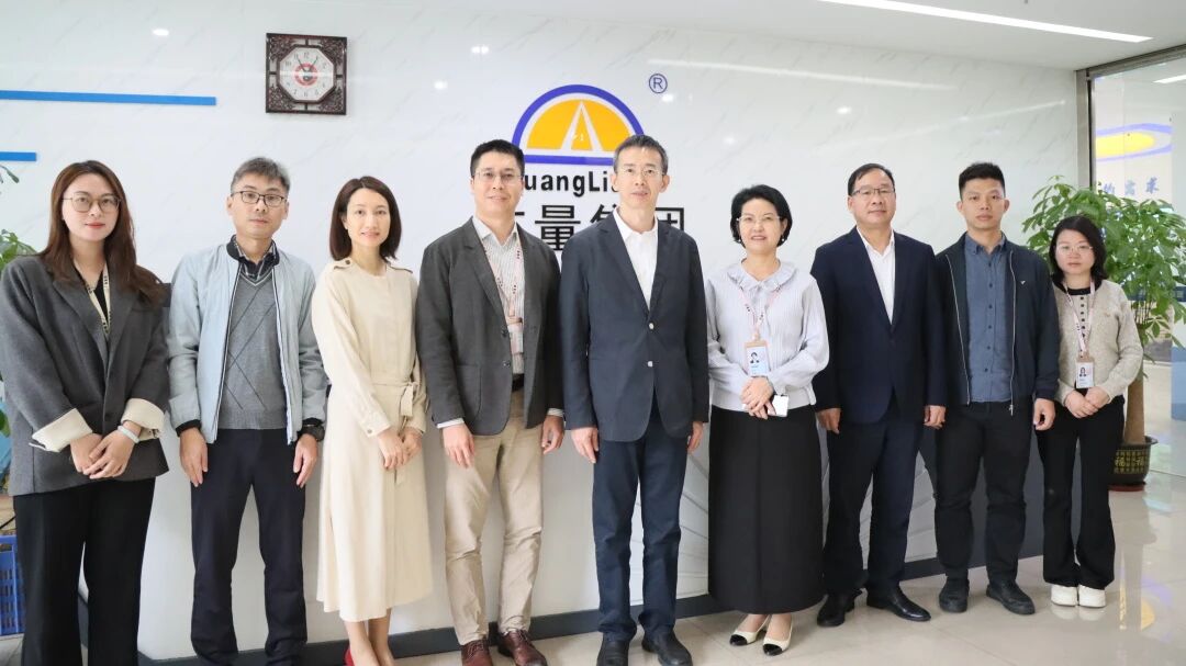 尊龙Z6官方网站集团丨市财务局、、、市资产评估协会向导到访，，，共话行业立异与开展